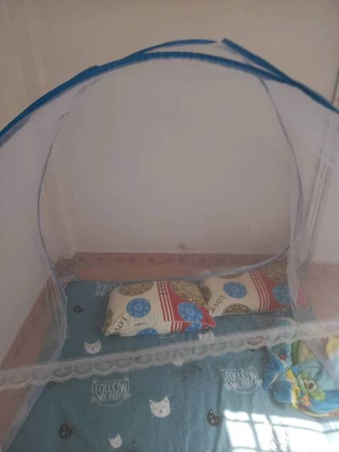 Mùng rộng rãi khoá khéo nhẹ nhàng mà giá cực kì rẻ luôn. Quá hài lòng với sản phẩm. Shop chuẩn bị hàng để giao nhanh lắm luôn
Quá tuyệt vời cho một chiếc màn tự bung mà gọn gàng như vậy. Tuy khâu gập vào có hơi khó khăn nhưng làm theo hướng dẫn đã dễ hơn rất nhiều, nên mua lắm ạ
Lúc mới mua về không biết gấp gọn lại, bây h dùng quen rồi, thì uốn 3 vòng là gấp gọn lại, tiện lợi lắm. đáy rộng rãi phủ kín giường nên không cần phải khoan hay mắc mùng lên tường hay dây thép trong nhà nữa, chỉ cần mở ra là nó dựng lên rất dễ. 

Nhớ ngày xưa mua mùng mất nhiều tiền, giờ tiện lợi thật cho shop 5 sao