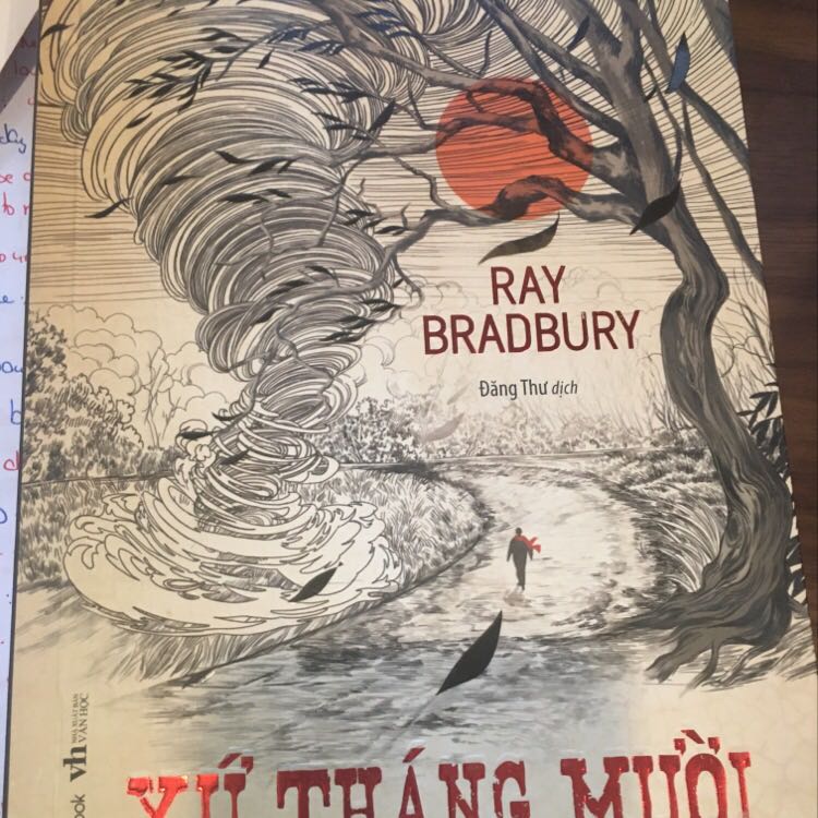 Sách giao như sách cũ vậy, gáy bị gập trông như sắp bung, phần chữ nổi bị xước, bìa cũng có mấy chỗ bị phồng lên