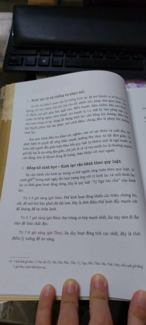Sách được viết khá bài bản, đọc dễ hiểu, người chưa có nền tảng dễ tiếp cận.