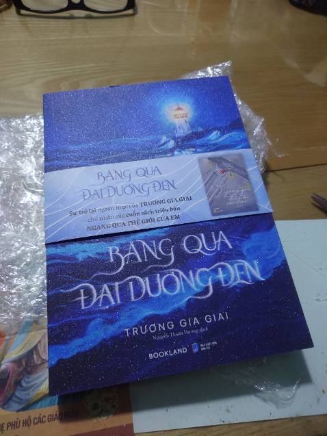 Sách đẹp, đóng gói kỹ, chỉ có giao hàng, bữa đầu không giao mà nói là mình hẹn lại giao vào thứ hai. Giao hàng chán quá nên lâu.