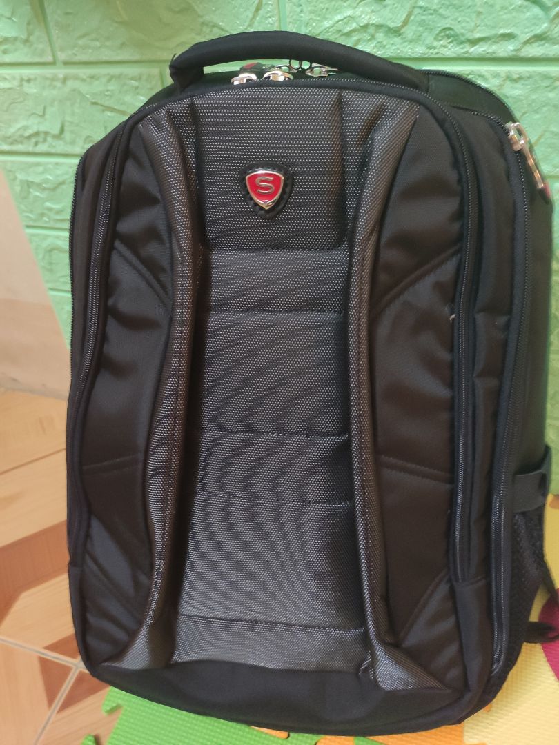 Balo rong rai, chinh hang Sakos, de duoc dong may workstation 15.6