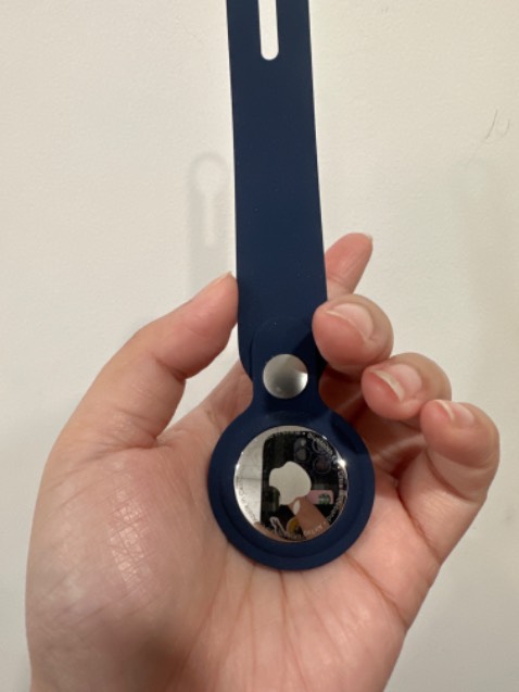 Được, nhưng có nhiều lúc không định vị được, dù vật ở rất gần, đeo lên cổ cún thì luôn nhận thông báo: đồ vật hay di chuyển (cử động) nên không định hướng được.