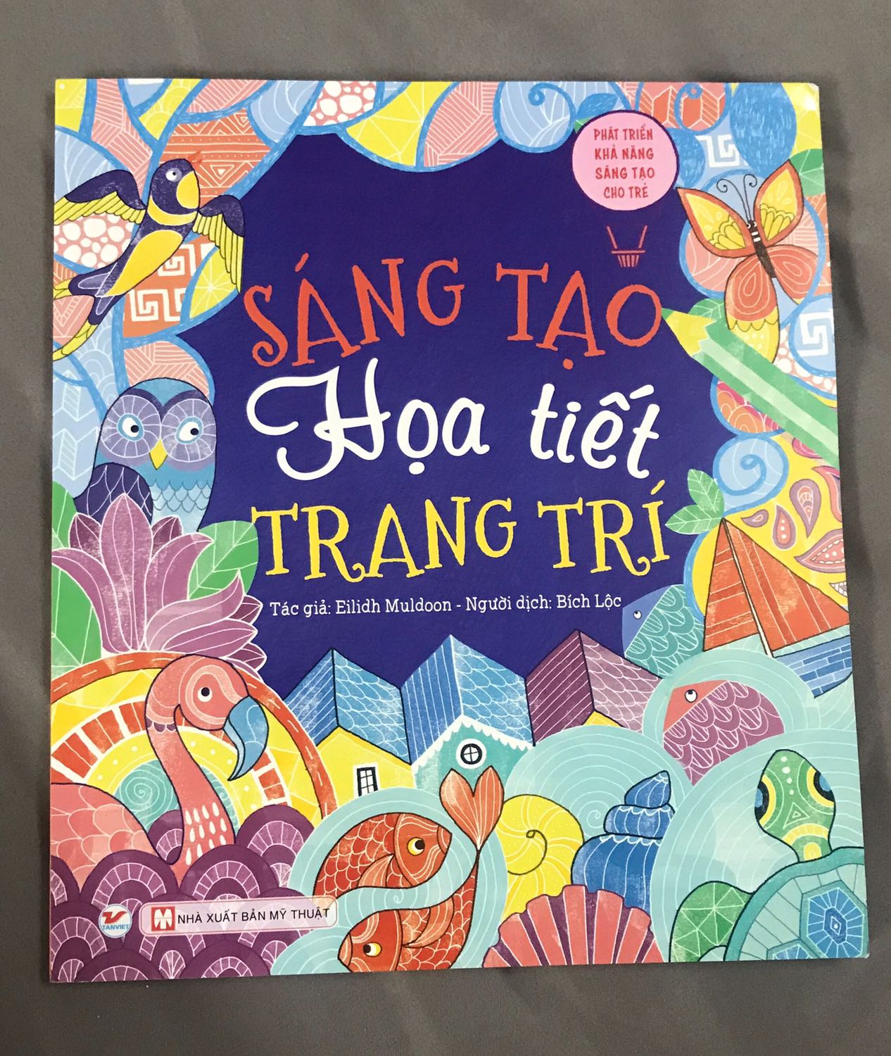 Sách mới gói bọc cẩn thận. Rất thích cuốn này vì nội dung phong phú, màu đẹp