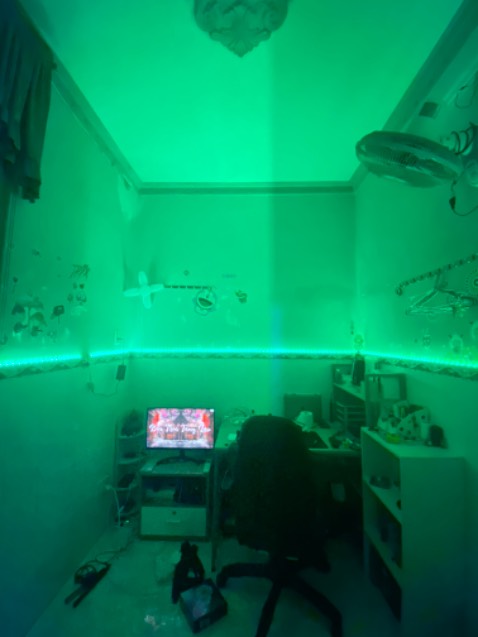 Điều khiển nhạy, đèn sáng, màu đa dạng. Tiết là không chớp theo nhạc được do lúc đầu mình đặt đọc thông tin thiếu. Không sử dụng app được luôn. Do mình đặt sai chứ k phải do shop. 
Chất lượng tốt, giao hàng nhanh! 10₫