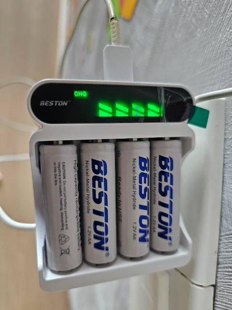 2 cổng sạc khá tiện. Sạc mới cắm 20p mà bơm pin gần đầy. Để xem độ bền thế nào. Cảm nhận ban đầu là khá tốt