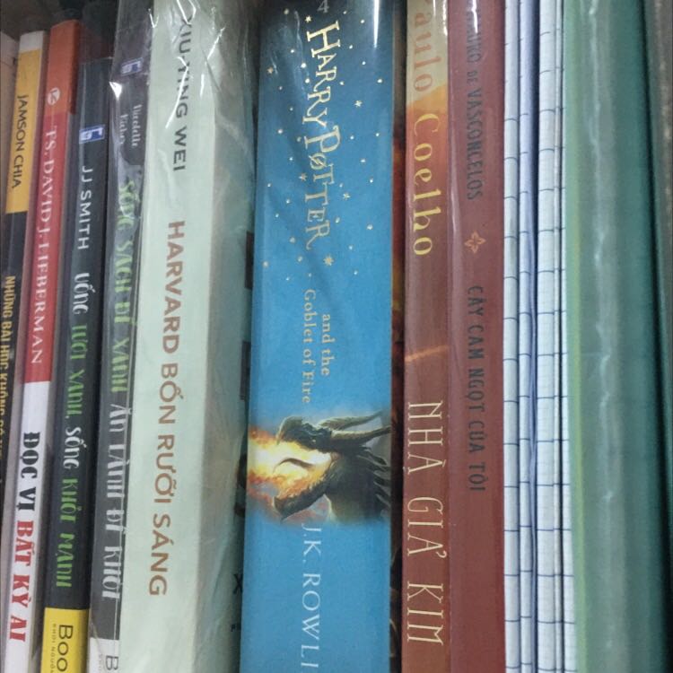 Hu heo cuốn này mua từ năm ngoái rồi mà vẫn chưa đọc hết ( lời tra từ hehe ) mà phải nói hình thức hay chuyện quá tuyệt chỉ tiết tiền nào thì của đó cầm không được chắc tay đâu