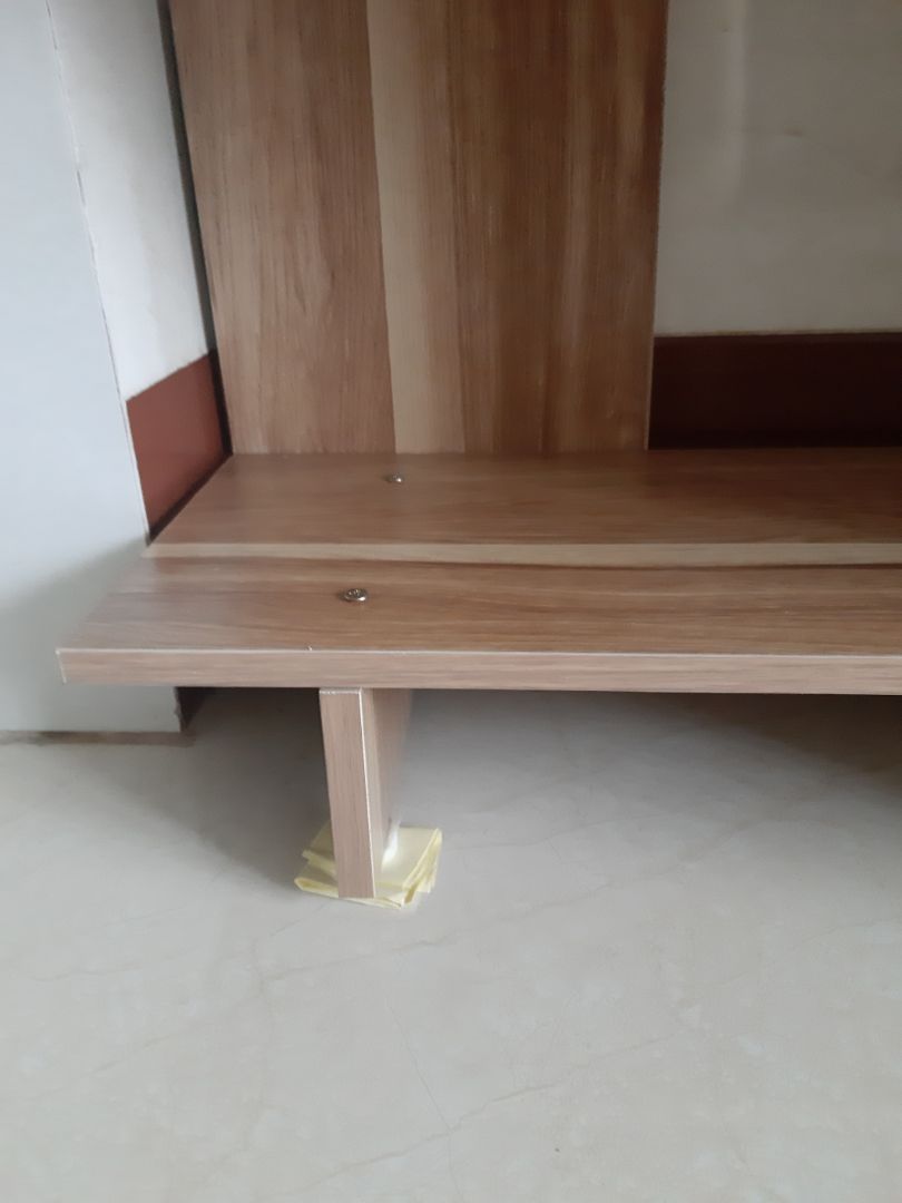 giao hàng nhanh. đặt tối hôm trước thì trưa hôm sau nhận đc.
lắp ok. xong thì bị nghiêng nên phải kê 1 bên mới cân.
cái kệ sách kế bên mình mua 500k.
cái này mình mua 144k, ship 50k.
cùng để cạnh để các bạn so sánh.
nếu sinh viên mua cái 144k là ok rồi giao hàng nhanh. đặt tối hôm trước thì trưa hôm sau nhận đc.
lắp ok. xong thì bị nghiêng nên phải kê 1 bên mới cân.
cái kệ sách kế bên mình mua 500k.
cái này mình mua 144k, ship 50k.
cùng để cạnh để các bạn so sánh.
nếu sinh viên mua cái 144k là ok rồi