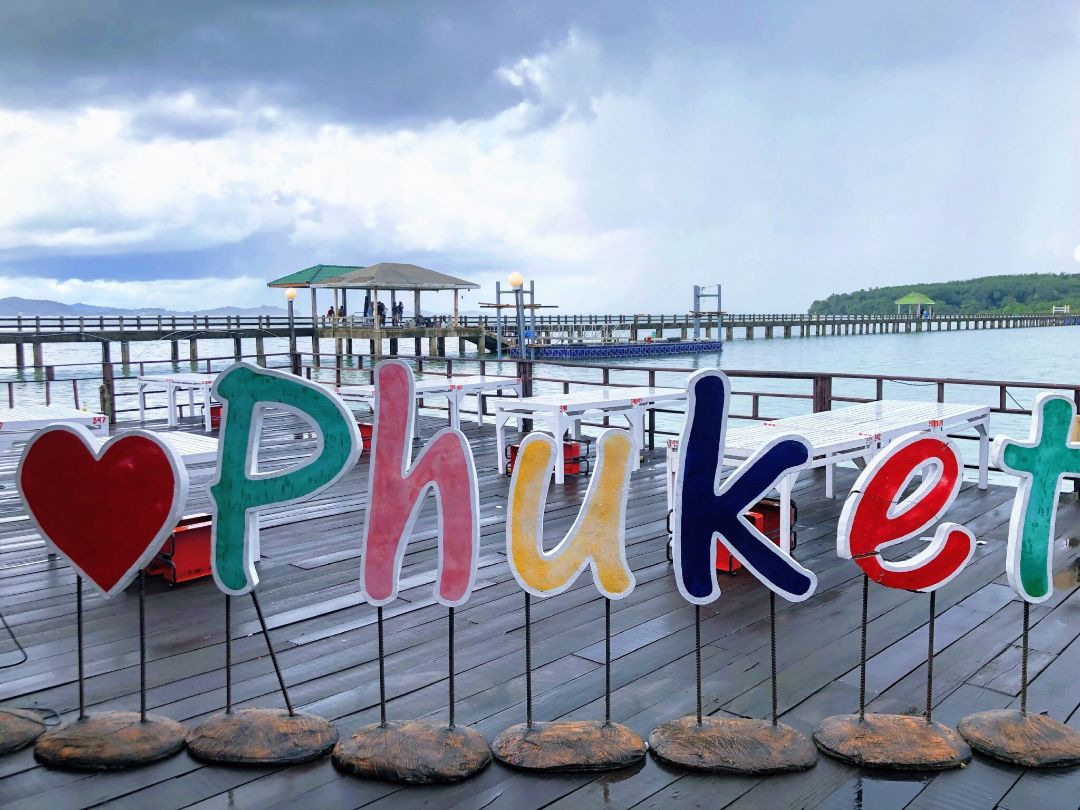 áo mỏng vừa, khoác đi nắng rất tuyệt. khóa kéo dê, xài