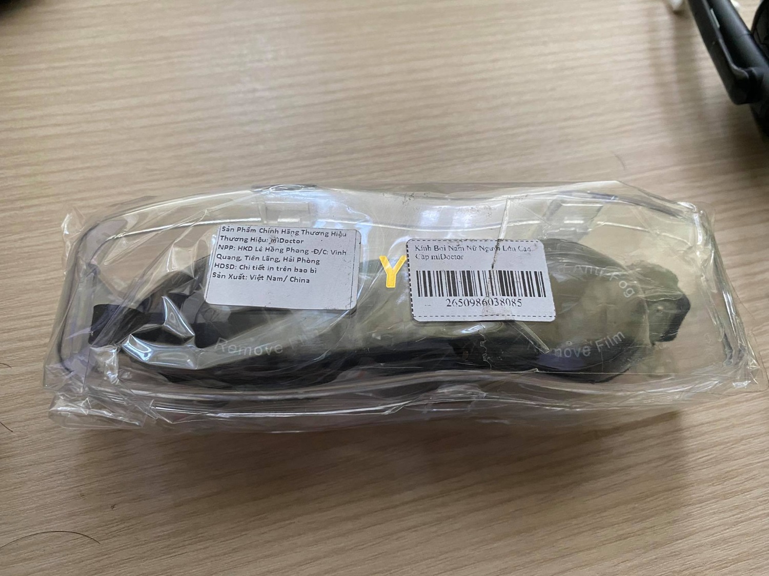 Sản phẩm quá tốt. mình đặt mua 3 cái.
Mình chưa sử dụng qua nhưng đeo thử thấy rất chắc chắn. 

Sản phẩm giống như hình. 
Đóng gọi và hộp cẩn thận. 
Có tặng kèm dây nối giữa hai mắt kính. 

Khuyến khích mua hàng tại shop.