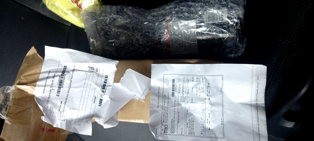 bán hang kiểu gì mà mua 2 chai gửi 1 chai.vẫn tính tiền 2chai là sao