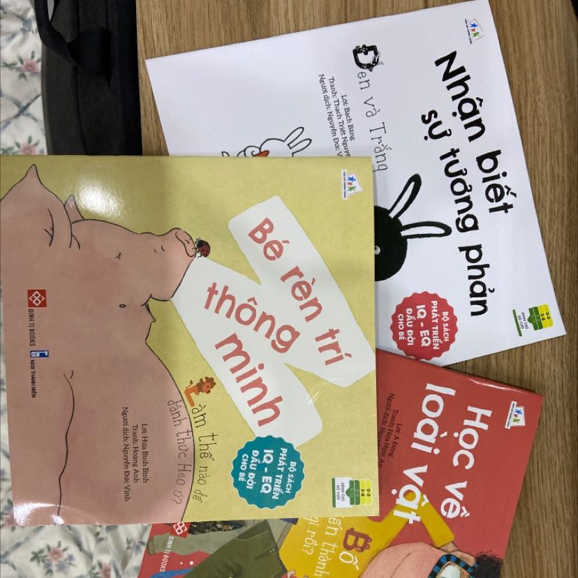 Sách đẹp nhưng mình không thích cách vẽ của truyện lắm.