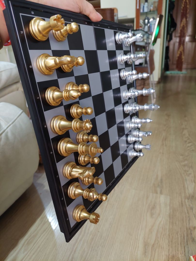 Sản phẩm đẹp đúng quảng cáo. Nam Châm hít tốt lật bàn cờ mà ko rớt con nào.