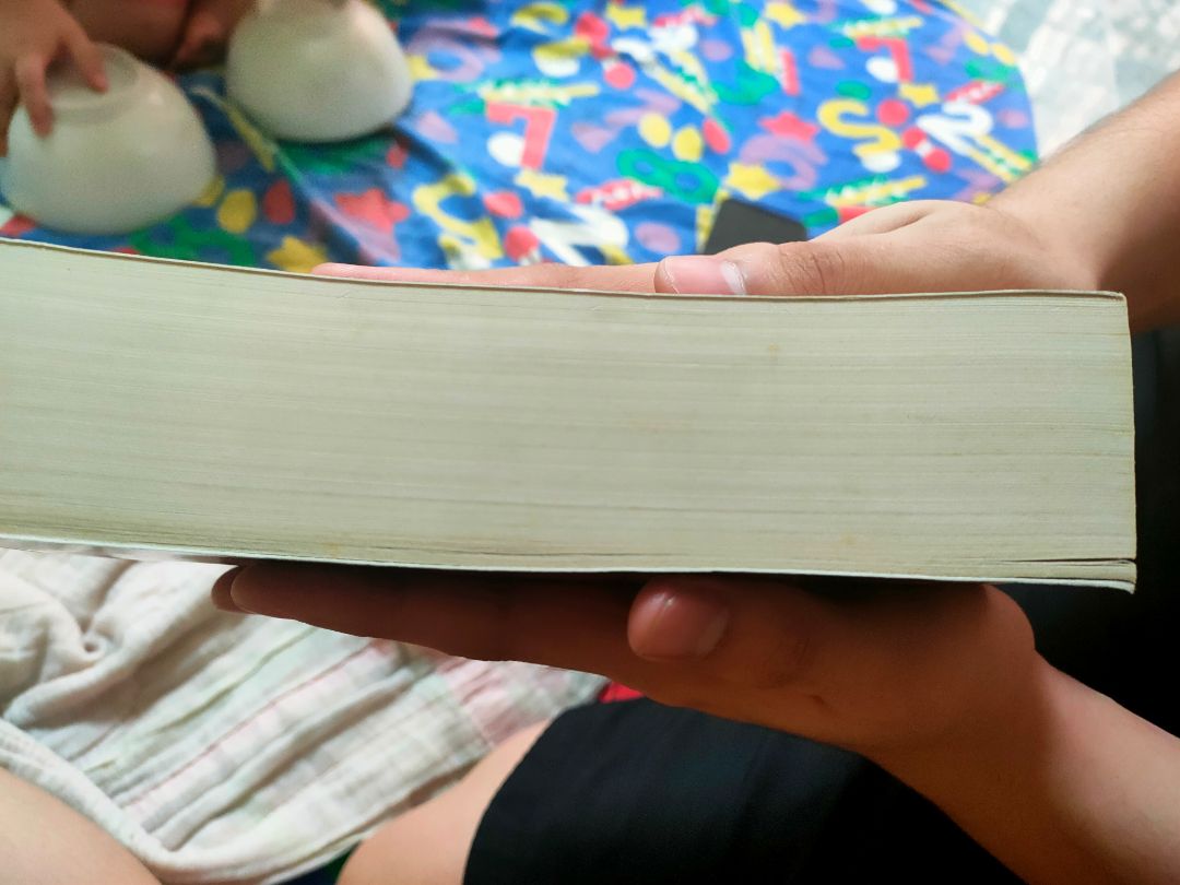 Rất không hài lòng về sách. Sách bị ố vàng, nhìn rất cũ và còn bị rách nữa. Rất không xứng với số tiền đã bỏ ra.