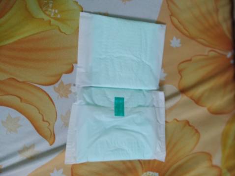 Chống tràn, thấm hút tốt, êm, mềm. Nên mua. 30k/ bịch 20 miếng.