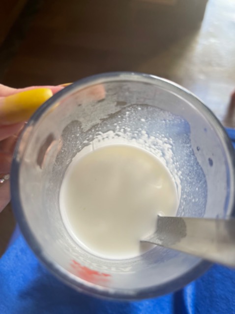 Mình khá ngại sữa vì gây no nước, chán ăn cơm nhưng Oggi quá đỉnh uống no, nhưng tầm 20p lại đói. Từ khi sd sữa mình ăn cực tốt, thèm ăn liên tục, sữa ít ngọt, béo siêu ngon nhá. Cơ địa mình khó nhưng sd 1 hộp tầm 1th đã lên 1,5kg rồi =))) 
Gắng bó lâu dài