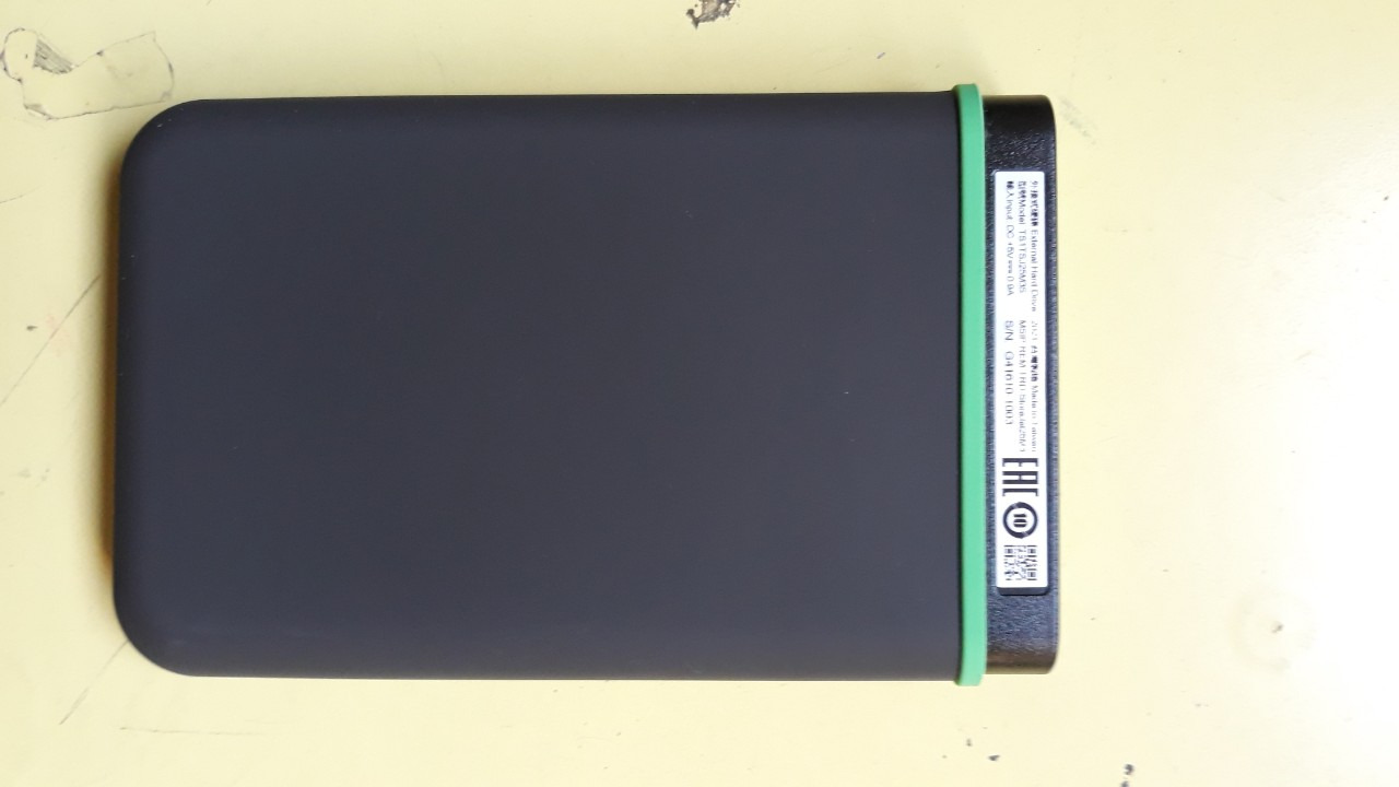 1. sản phẩm tôi nhận có dòng chữ made in Taiwan và chữ Trung Quốc - không có chữ Storejet 1TB như trên website ( gửi kèm hình đối chiếu ). Tôi  muốn nhận đúng sản phẩm như tiki đăng thông tin khi bán hàng.
2. Đóng gói: sản phẩm  chỉ được bọc sơ sài trong nilon hộp carton,  không  chống được va đập. Đáng ra nên được bao gói bằng bọcchuyên dụng cho đồ điện tử.

Tôi muốn trả lại sản phẩm trên và nếu đổi lại sản phẩm đúng như thông tin trên website. Nếu không tôi đề nghị hoàn tiền.
Cảm ơn tiki