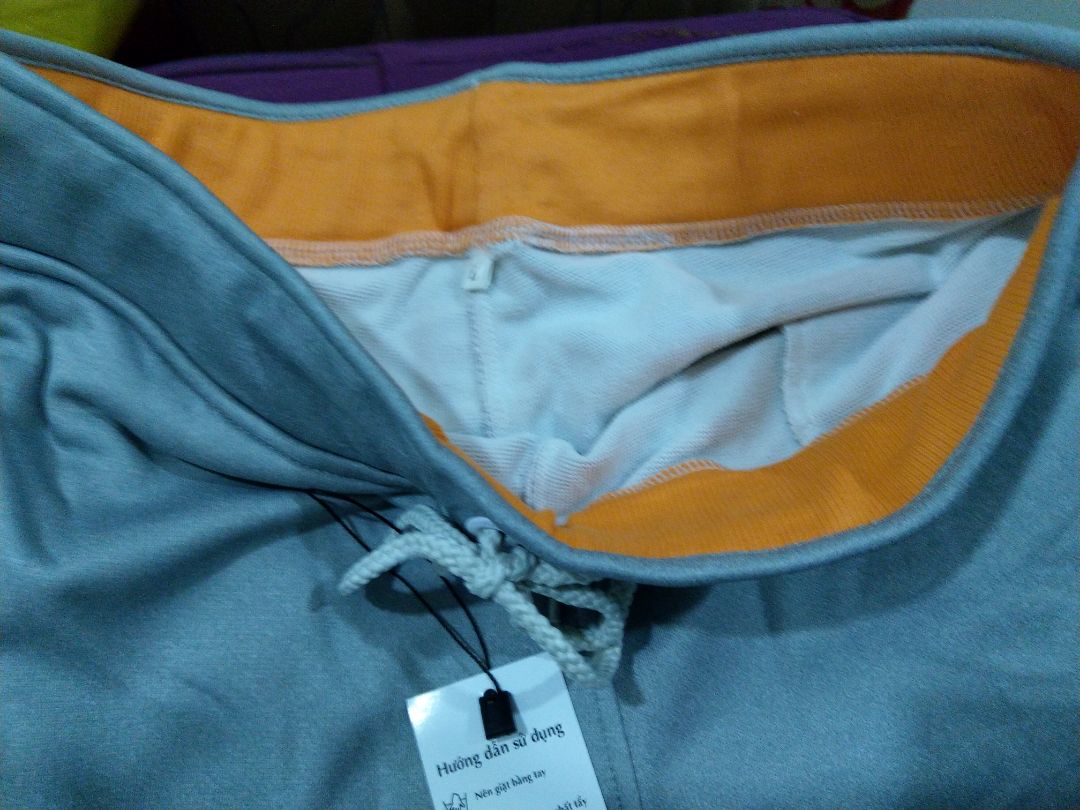 khá hài lòng với phần lưng và chất liệu của sản phẩm