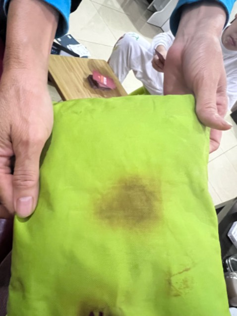 Dễ cháy quá. Tôi để theo chế độ hướng dẫn 1 phút và chế độ trung bình mà cháy