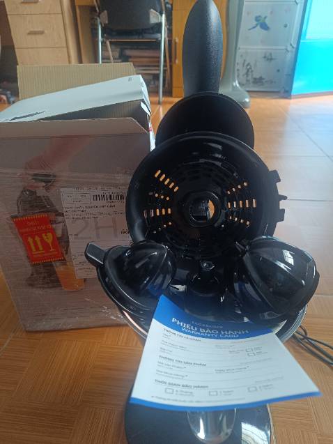 Giao hàng rất nhanh, máy đẹp, đầy đủ phụ kiện của máy. Chưa sử sụng nên chưa đánh giá chất lượng được, hy vọng hàng Lock&Lock sử dụng OK