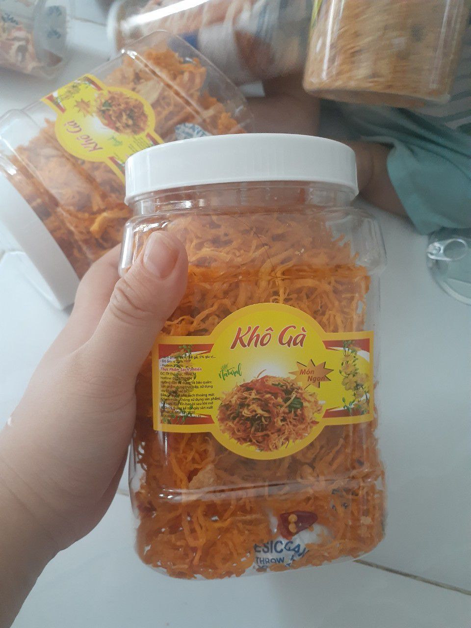 chà bông thơm và ngon ,❤️❤️☺️ mình mua 5 hủ dc tặng thêm 1 hủ nữa chứ ,sẽ tt ủng hộ shop