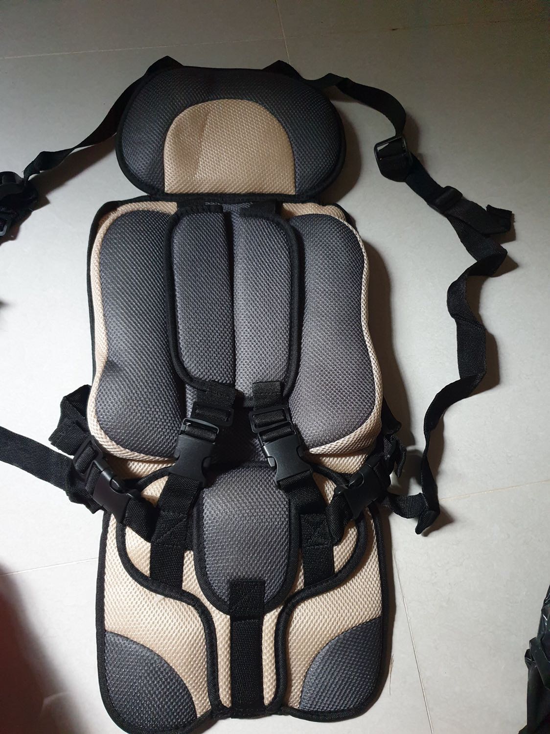 Mình đặt ghế có hình ebé nhưng shop giao hàng ko đúng mẫu mình đặt,chất lượng ổn !! Mình đặt ghế có hình ebé nhưng shop giao hàng ko đúng mẫu mình đặt,chất lượng ổn !!