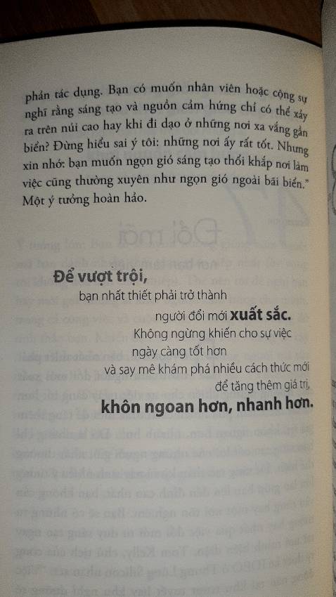 Tạm đc 5/10. Sách chỉ để tham khảo, lời khuyên cũng hay. Nhưng quá chung chung (kiểu bạn nên làm gì, phải như thế này hay thế kia). Kiến thức để biết thêm về những người nổi tiếng và các câu trích dẫn lời nói của họ.
Thay vì vậy mình thấy mua những cuốn sách đi sâu vào vấn đề và nội tâm để hiểu bản thân, tìm động lực các tiềm năng,... Sẽ bổ ích nhiều hơn.