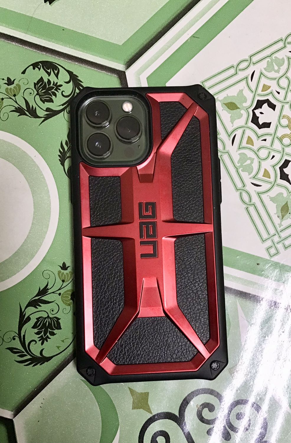 Ốp lưng rất cứng cáp và chắc chắn, hoàn thiện tỉ mỉ, chống trơn trượt tốt khi cầm Ốp lưng rất cứng cáp và chắc chắn, hoàn thiện tỉ mỉ, chống trơn trượt tốt khi cầm