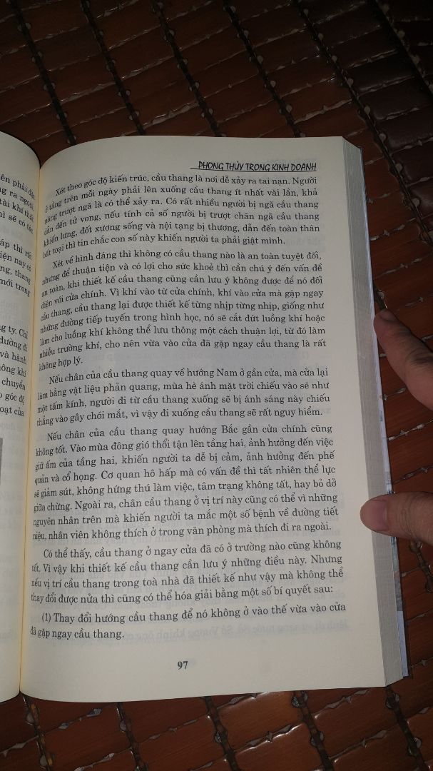 sach viet hay,bìa mem,nhung chat lieu giay ko tot lam,có hình ảnh minh họa.nen mua sach