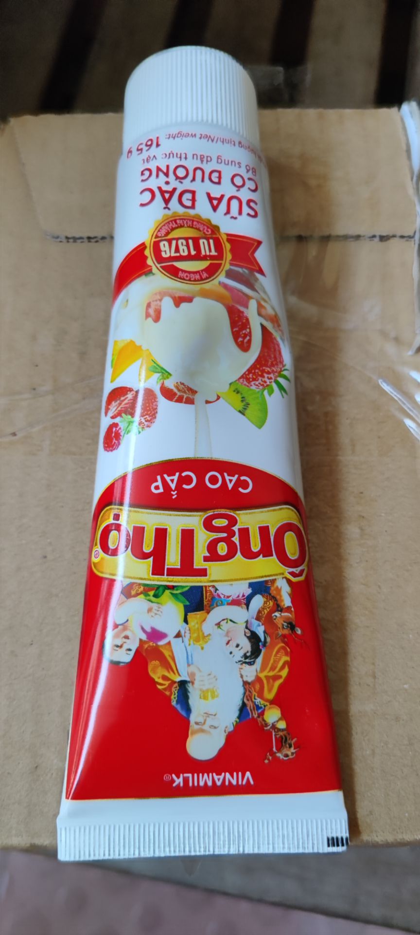 Shop đóng gói cẩn thận. Sửa dạng tuýp nên dễ mang theo, dễ dùng và dễ bảo quản Shop đóng gói cẩn thận. Sửa dạng tuýp nên dễ mang theo, dễ dùng và dễ bảo quản