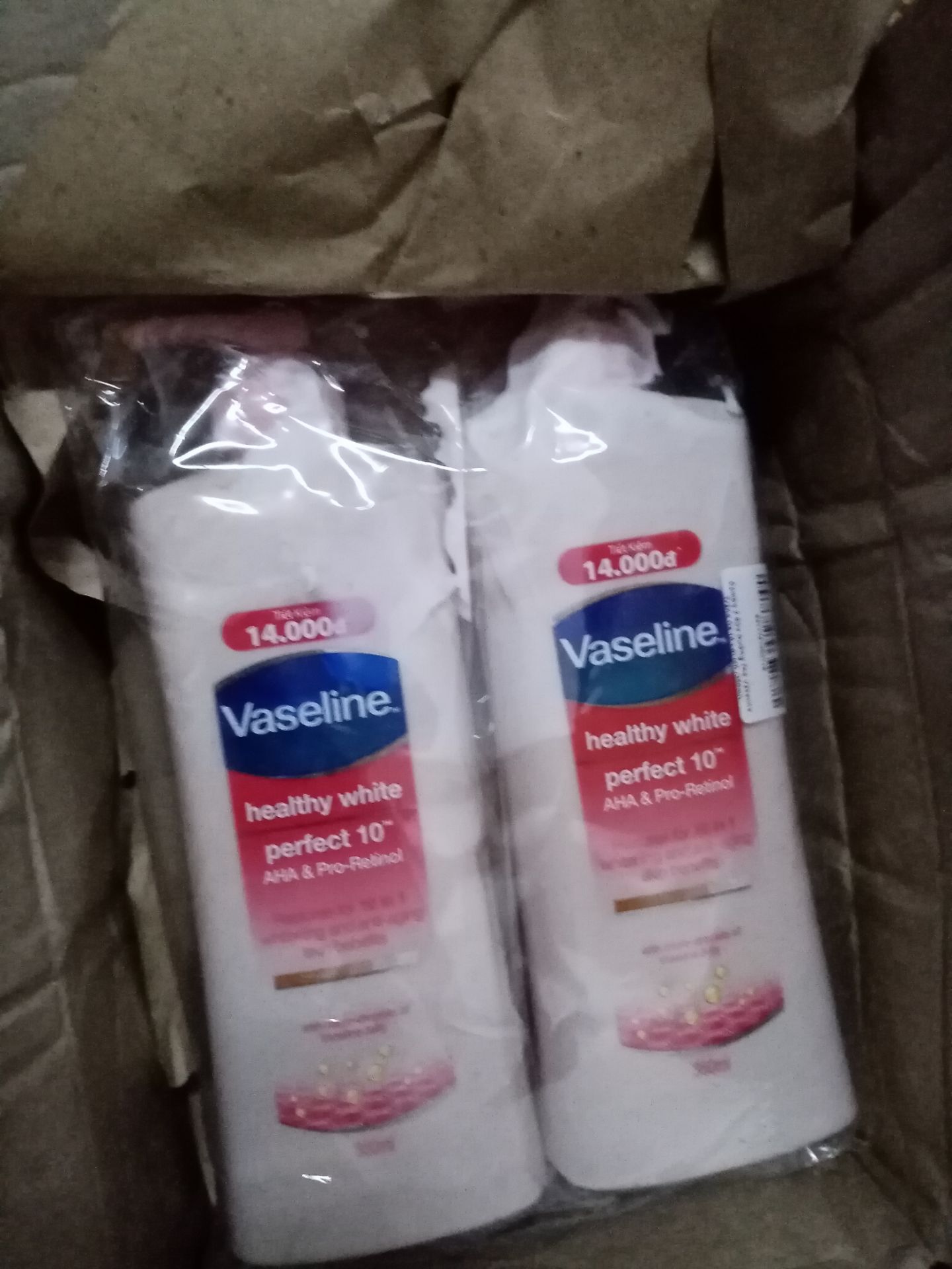 Chất lượng sản phẩm phẩm thì không chê được, tuy nhiên khâu đóng gói sản phẩm phẩn chưa tốt làm sản phẩm bị rò rỉ trong quá trình vận chuyển,. Kiến nghị nên dùng tấm chống sốc để gói sản phẩm thay vì dùng giấy, giao hàng rất nhanh