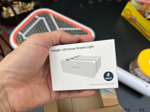 - Shop đóng gói cẩn thận, giao hàng nhanh
- sp nhỏ gọn, sạc type-c, sáng tốt, cảm biến khá nhạy, chỉ có cáp sạc ko có vít cắm.