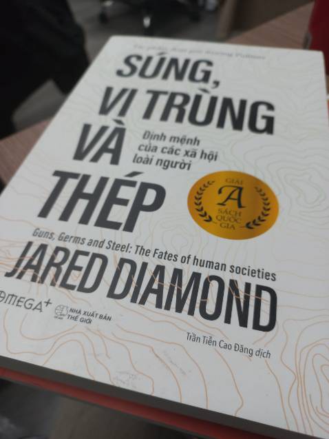 Shop giao hàng và rep tin nhắn rất nhanh nhưng khi mình feedback về việc sách bị bẩn bìa thì không thấy phản hồi dù có online.
