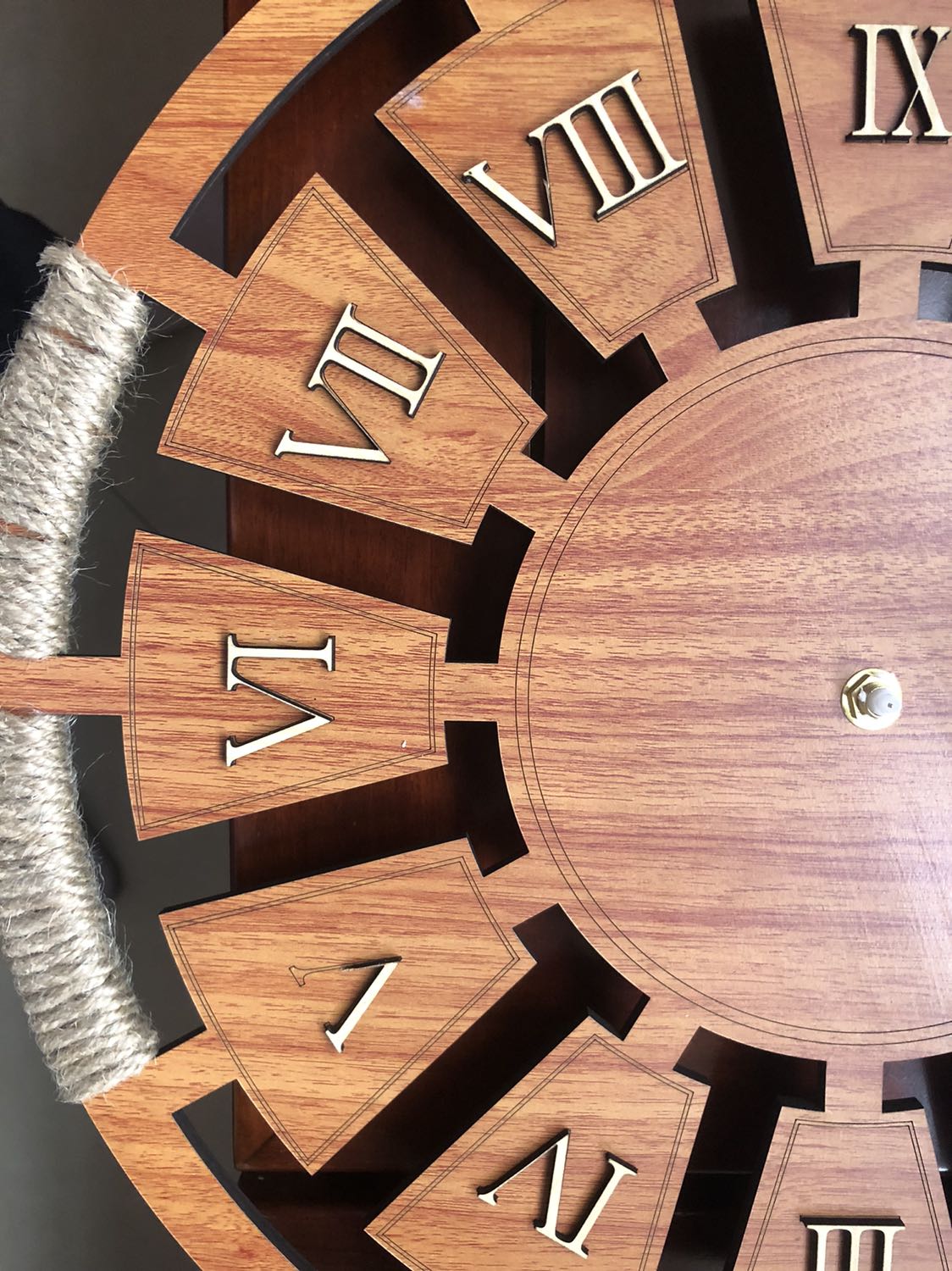 Sản phẩm mỏng manh, Số 5 bị gãy 1 nét.