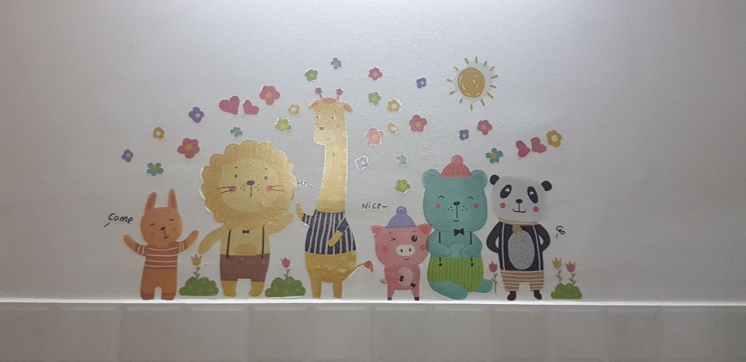 shiper giao hàng nhanh, đóng gói cẩn thận, hình dễ dán , màu sắc hài hòa giống vs quảng cáo. ok