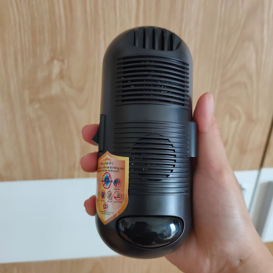 Nhà bếp của mình ẩm thấp nên đợt dịch làm mình lo lắng nó thành nơi sinh sôi của virus. Xem qua review trên *** thì quyết định mua máy Digimax. Cắm điện là dùng luôn không phải lắp ráp cầu kỳ, xài được gần 1 tuần rồi, cảm giác là bớt đi mùi nhiều. Phòng trọ đi làm cả ngày về thấy không còn khó chịu như trước. Nói chung hài lòng.
