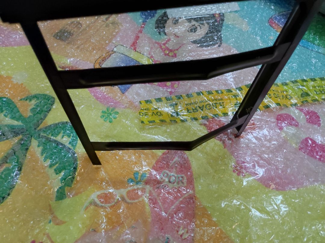 sản phẩm rất tệ. hàng tệ như này mà cũng bán được, hàng mỏng móp thế này thì dùng kiểu gì. bán hàng không có tâm gì hết. 
mua phí tiền