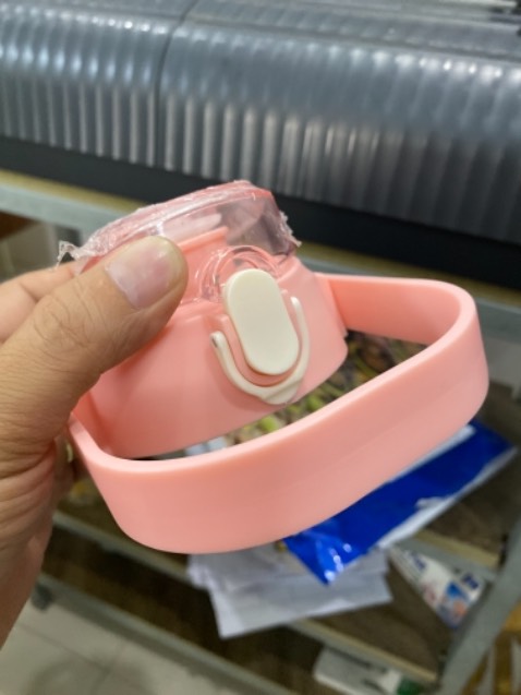 Treo đầu dê, bán thịt ***, hàng không đúng như hình minh họa trên Tiki. Đề nghị đổi trả.
Hàng ko có tem phụ, không có một chữ nhà phân phối, đây là hàng ko có nguồn gốc rõ ràng. Đề nghị Tiki xem lại đơn vị cung cấp