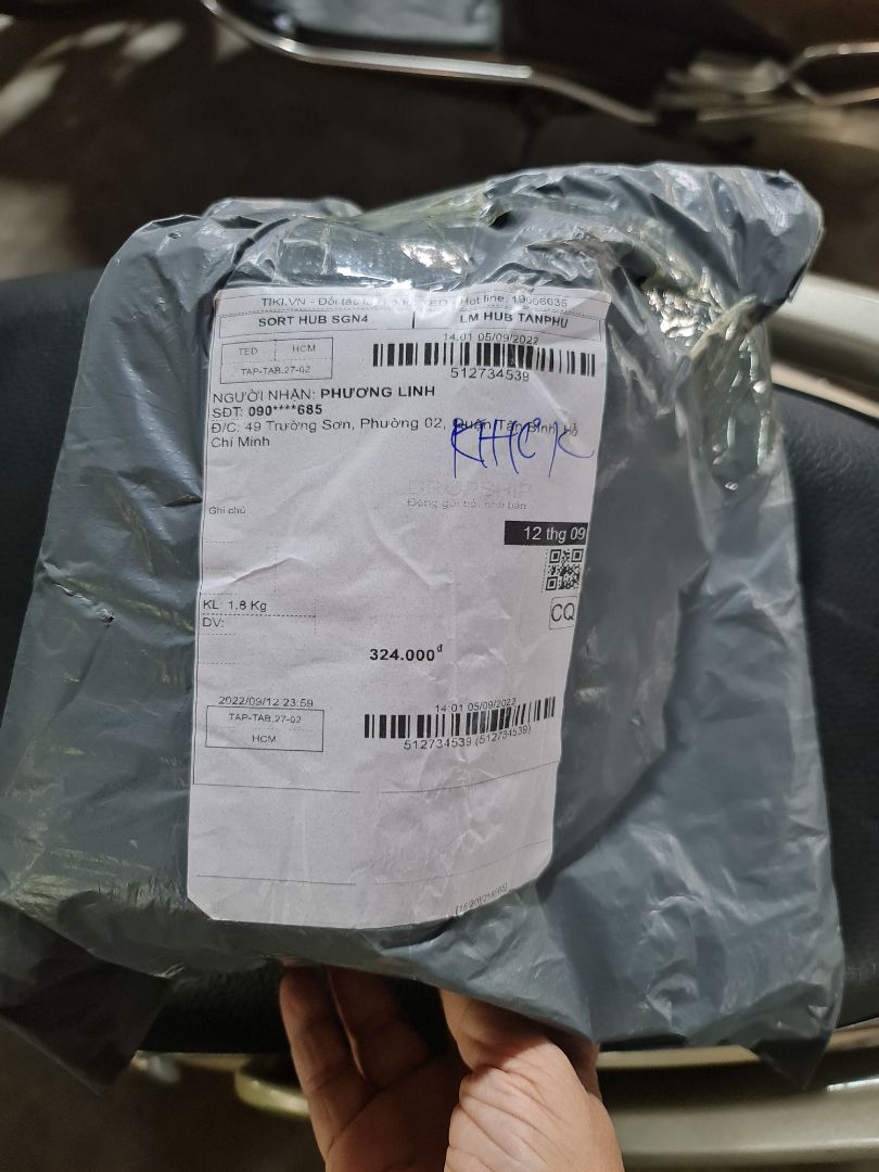 Đóng gói cực kỳ cẩn thận, phải 3 bọc màn xốp bong bóng để chống trầy, xước. 
Hàng đi từ Hưng Yên nhưng lại khá nhanh.