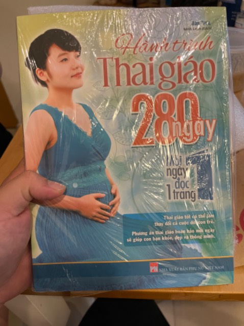 Đóng gói kỹ, sách mới tnh. Giao hàng cực nhành, hôm trước đặt hôm sau đã có. Có điều mình có bookcare mà sao lại không bọc 😭