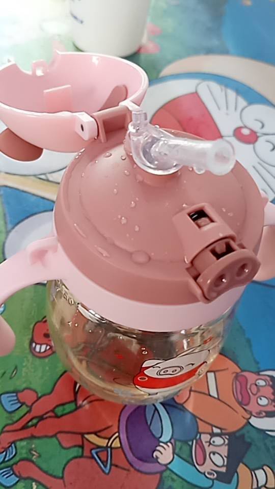 Giao hàng nhanh, dóng gói rất cẩn thân, đặt 2 hôm là có hàng, mình rất ưng bình đẹp không bị chảy nước khi dốc ngược bình, shop rất nhiệt tình