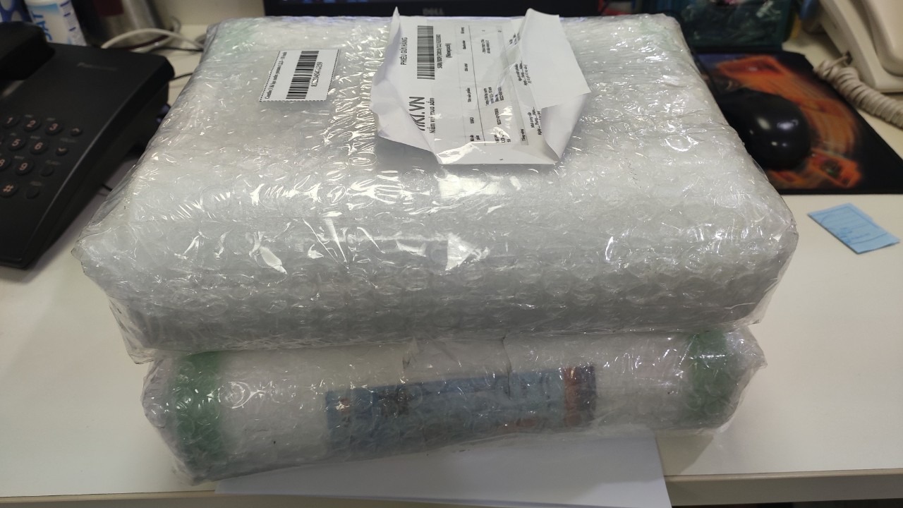 Vì trước là mua bộ lọc cùng hiệu YAMATO này luôn, nên mua về gắn cái là vừa khít. Lúc thay ra mới thấy là mấy cái lọc cũ nó đen kịt, cát, sỏi, bụi bẩn bám đầy ghê thật. Vậy mà trước không biết , xài nước có thấy gì đâu? haiza