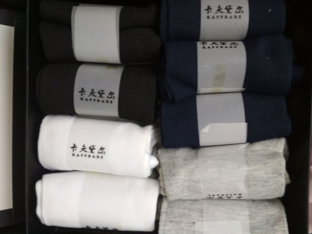 mua mấy lần .lần này k hài lòng vì bên trong thiếu 1 đôi.những sp khác  mua thì ok.lần này thất vọng quá