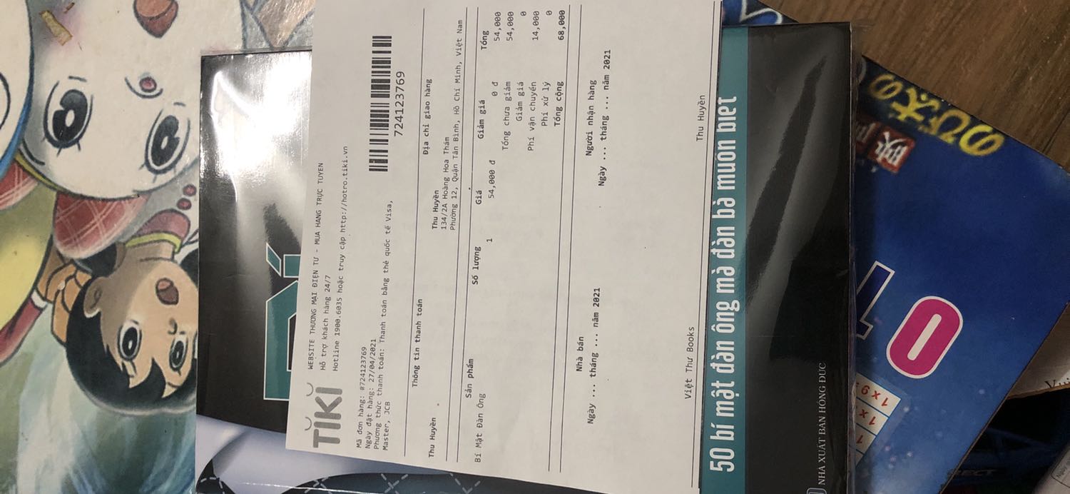 Đóng gói sai hàng, vỏ 1 nơi, ruột 1 nơi mà khiếu nại đổi hàng bữa giờ ko thấy động đậy gì hết. Gọi tổng đài báo trả lời e***, khi e*** thì *** báo đầy. Lại gọi tổng đài, bảo nhắn tun ***, thấy có trả lời xong im luôn từ bữa giờ. Đơn hàng đặt trước lễ mà giờ ko thấy ai liên lạc để đổi hàng, lại còn hỏi c có muốn lấy luôn món hàng đó ko, chưa nói đến việc khách hàng có cần ko thì còn tiền chênh lệch bộ chuyển trả lại hay sao. Dịch vụ quá tệ