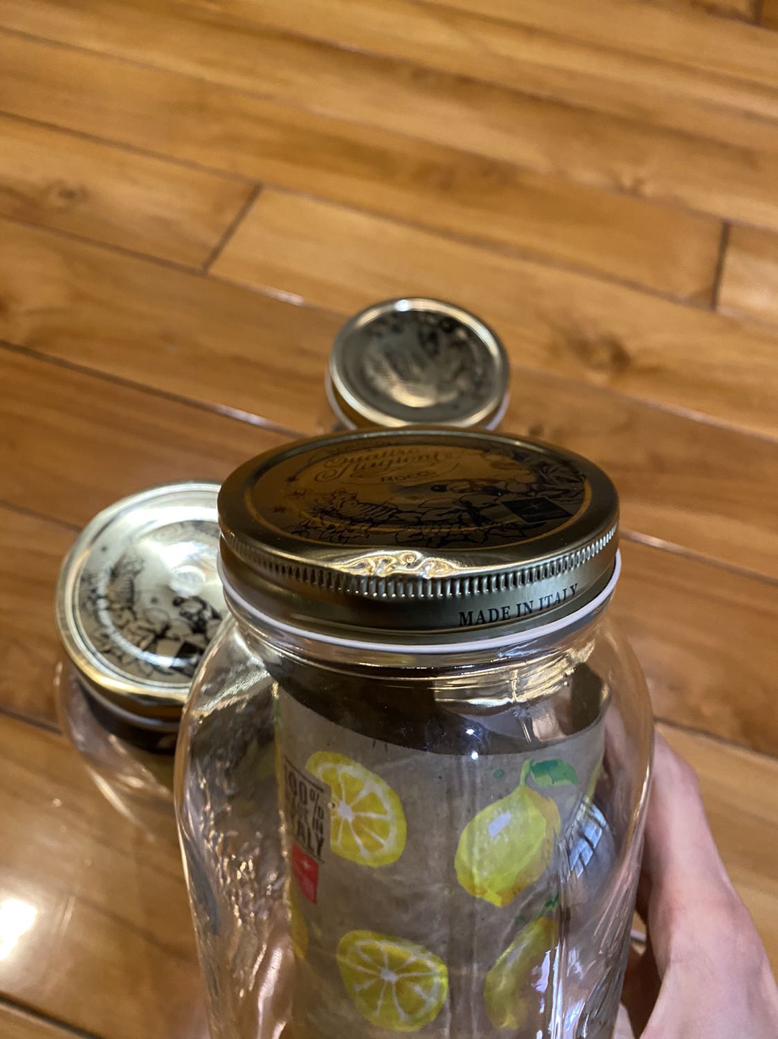 Đã ship đổi hàng, tuy nhiên hàng mới vẫn bị móp nhẹ.