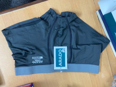 Đơn hàng giao nhanh, giá tốt!
Thun không mát lắm! Đường may sau lưng gây khó chịu