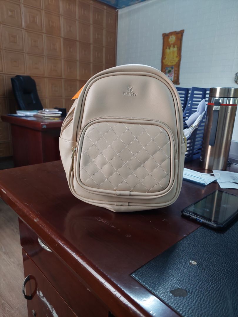 Hàng đẹp đúng như mong đợi cùa mình. mặc dù kích thước hơi nhỏ 1 chút. giao hàng hơi lâu xíu. nhưng vẫn ủng hộ shop dài dài. vẫn cho 5 sao