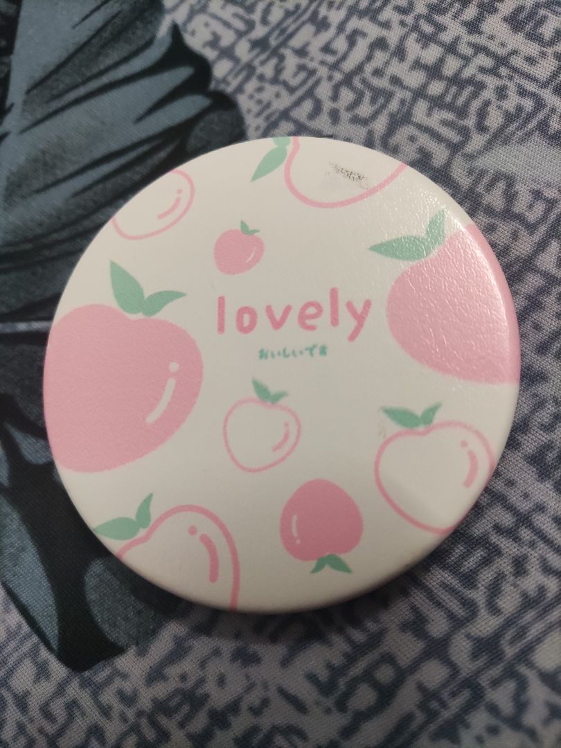 gương chắc chắn, đẹp, hình cũng dễ thương, nhẹ nên mình nghĩ bỏ túi cũng ok nè. 👍👍👍