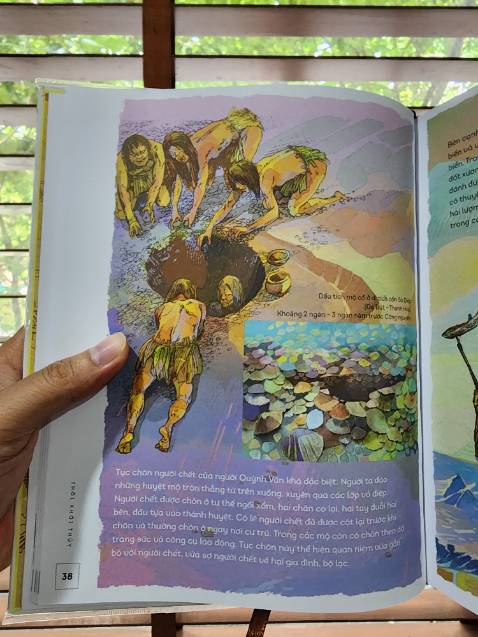 Mỗi lần ra sách lại mang về ngay :)