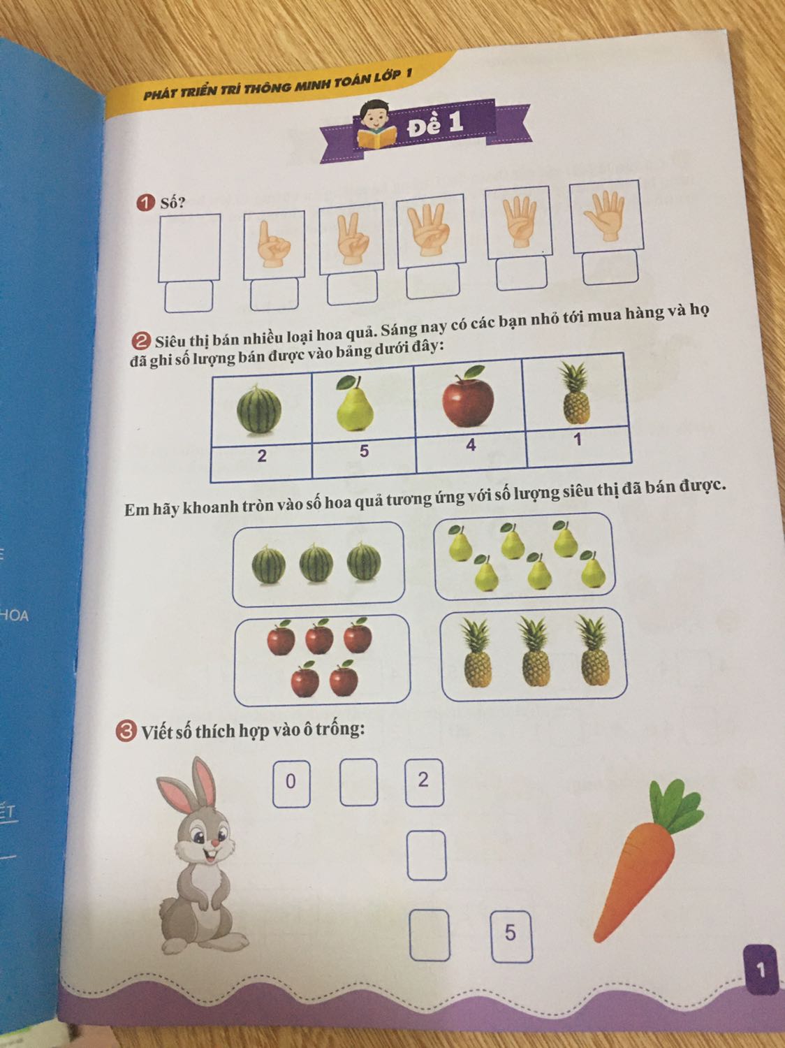 Cuốn sách gồm 50 đề bé được thực hành nhiều hơn, hình ảnh phù hợp với bài toán. Nên mua nhé các mẹ