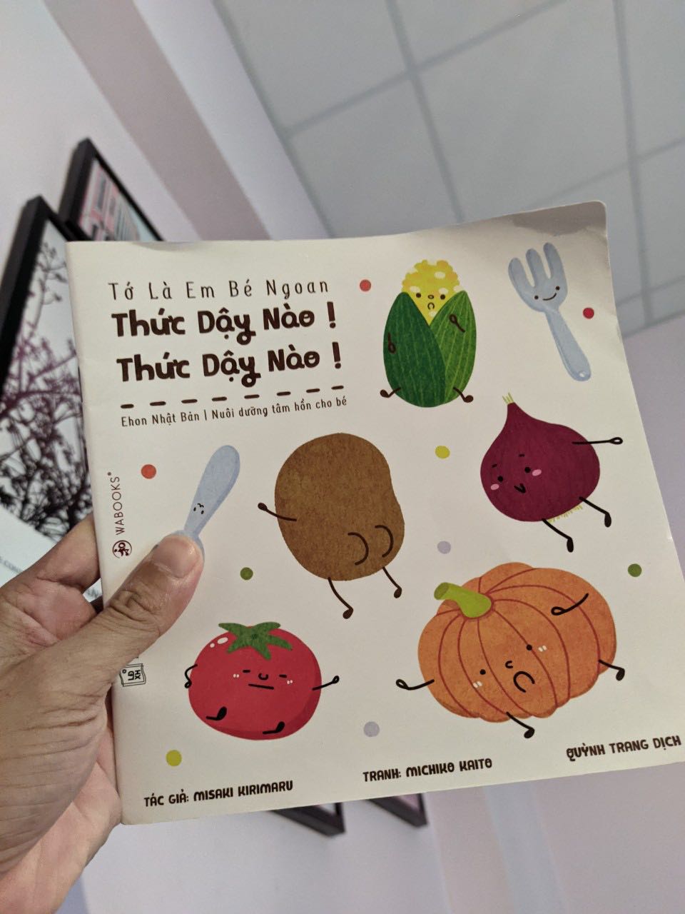 Chất lượng thì rất chuẩn, nhưng có điều bản thân thấy nội dung của bộ ehon này không hay lắm, nếu dành cho bé 3 4 tuổi thì hơi đơn điệu